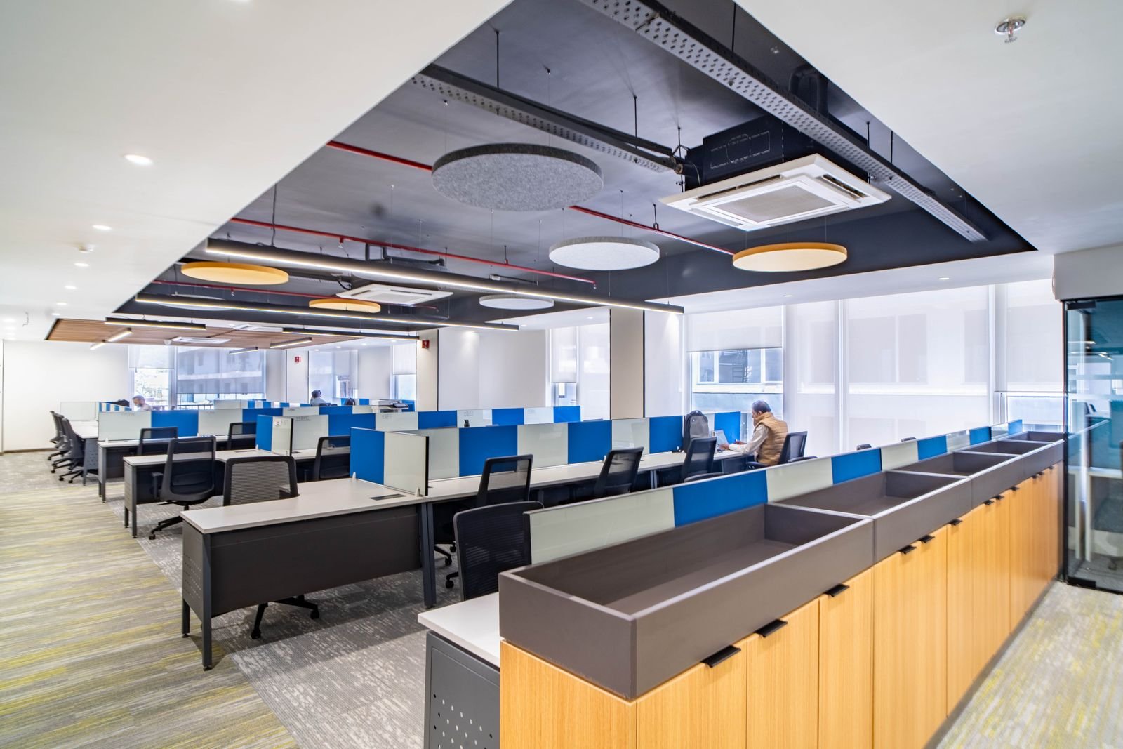 Actual Hexaware office workstations and screens supplied by Kan Systems
